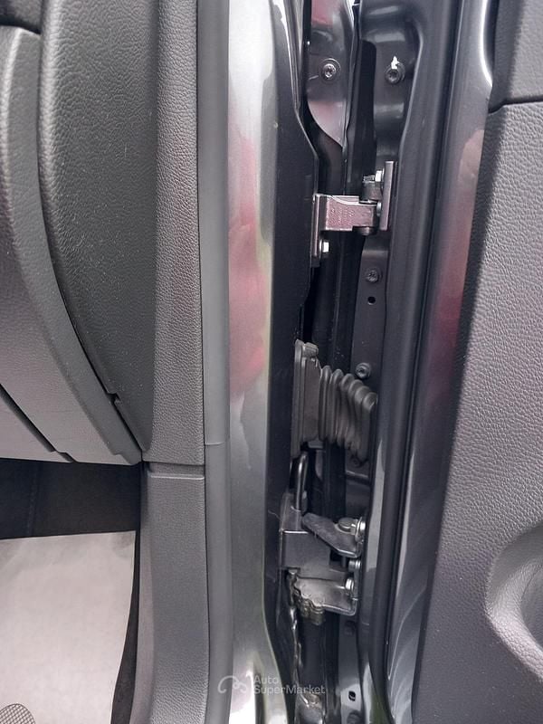 Usata VW Jetta 105 CV (77 kW) 2006 Gray Berlina