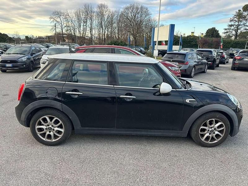 Usata Mini Cooper D Hype 116 CV (85 kW) 2016 Nero Utilitaria