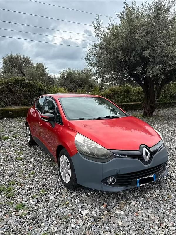 Usata Renault Clio IV 75 CV (55 kW) 2014 Rosso Utilitaria