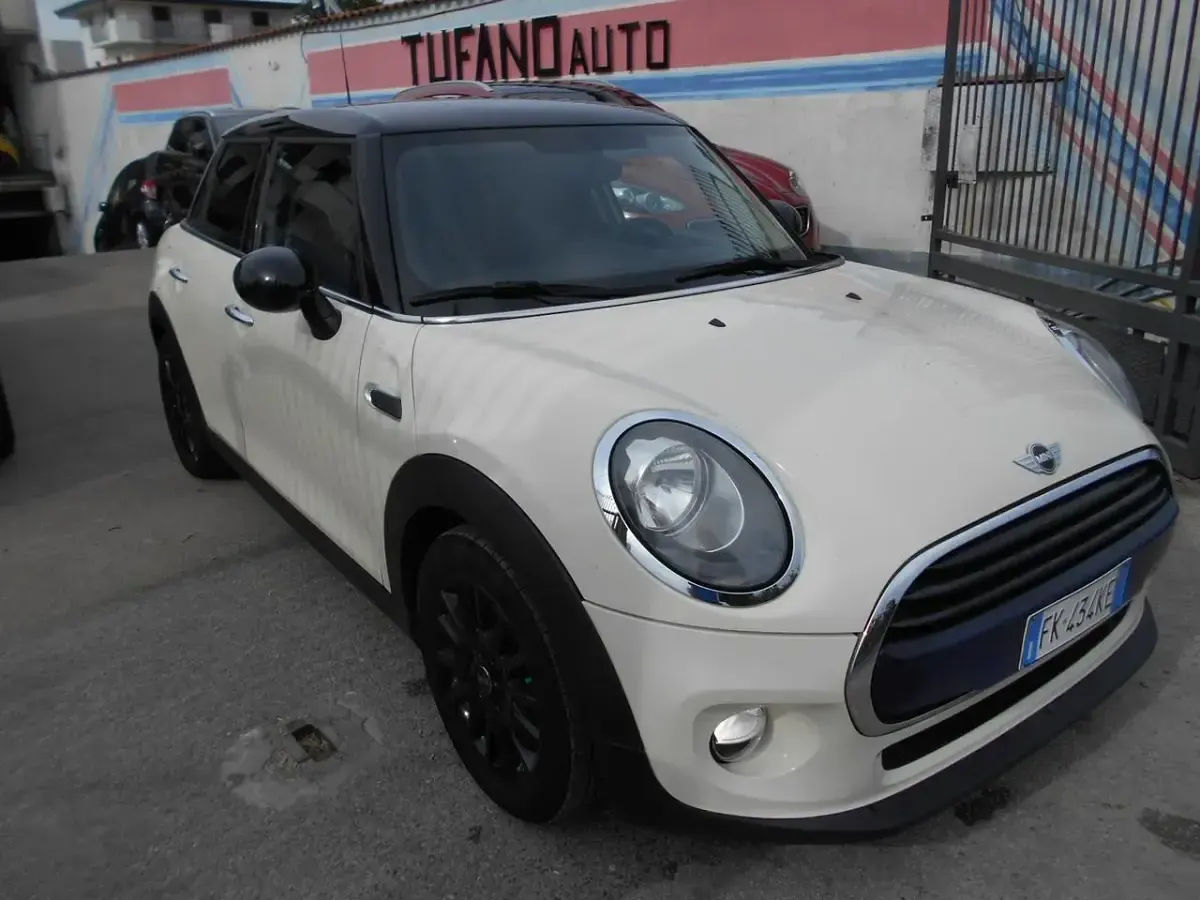 Usata Mini One D 116 CV (85 kW) 2017 Beige Utilitaria
