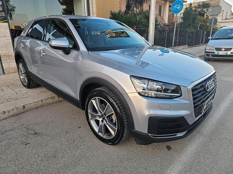 Usata Audi Q2 Business 116 CV (85 kW) 2019 Argento SUV