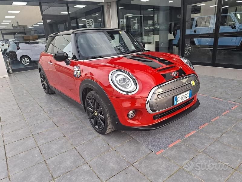 Usata Mini Cooper SE 75 kW (102 CV) 2020 Rosso Utilitaria