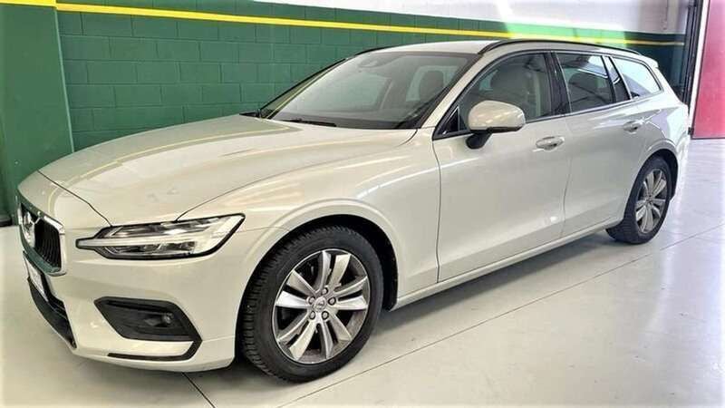 Usata Volvo V60 Inscription 190 CV (139 kW) 2019 Grigio Station wagon