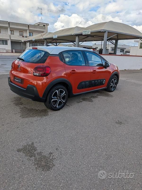Używany Citroën C3 75 KM (55 kW) 2018 Czerwony Hatchback