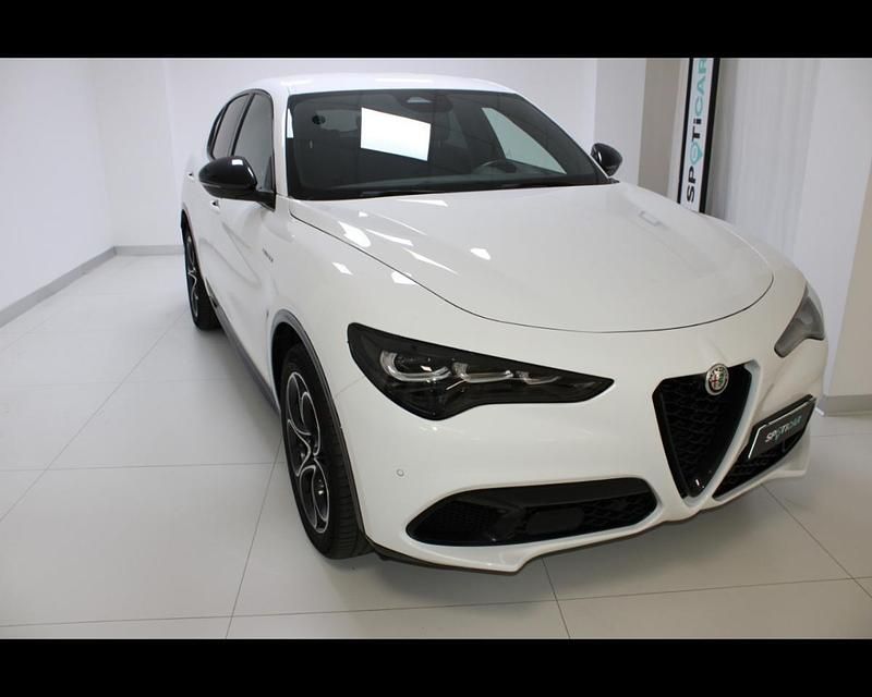 Bianco Usata 2024 Alfa Romeo Stelvio Veloce SUV | 43.900 € (Molto cara) - Immagine 1/4