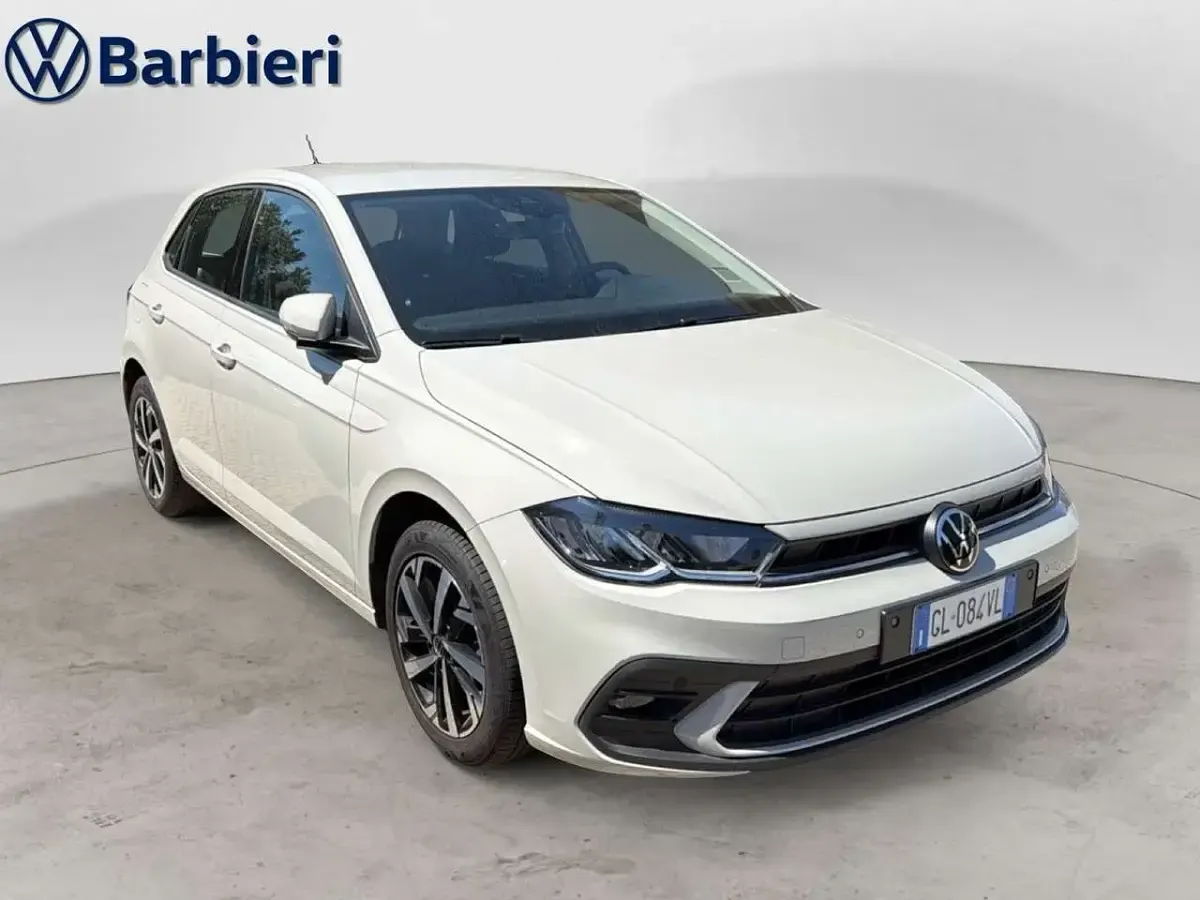 Usata VW Polo Life 95 CV (69 kW) 2023 Grigio Utilitaria