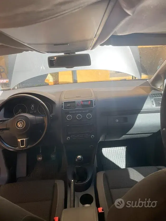 Usata VW Touran 105 CV (77 kW) 2014 Grigio Monovolume