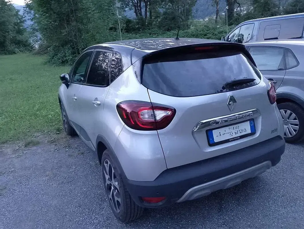 Usata Renault Captur Intens 90 CV (66 kW) 2018 Argento SUV