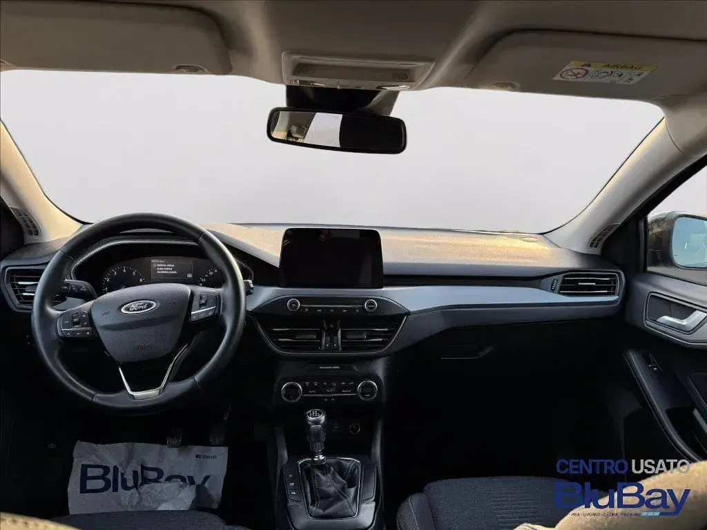 Usado Ford Focus Active 125 CV (91 kW) 2023 Gris SUV