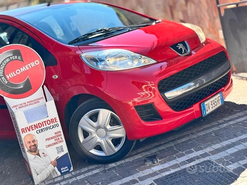 Gebraucht Peugeot 107 68 PS (50 kW) 2009 Rot Kleinwagen