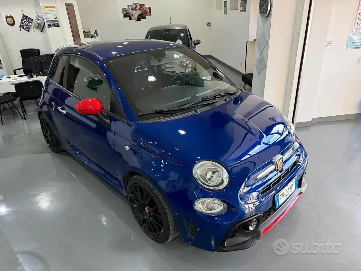 Usata Abarth 595 Pista 160 CV (117 kW) 2019 Blu/azzurro Berlina