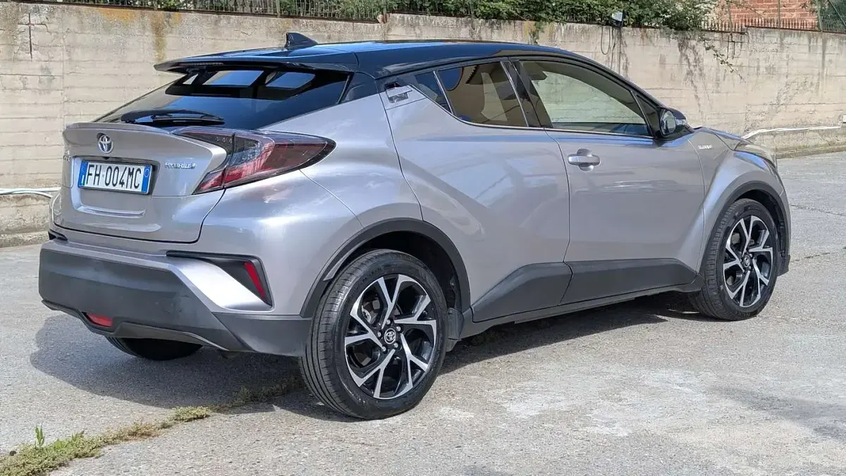 Usata Toyota C-HR Style 98 CV (72 kW) 2017 SUV