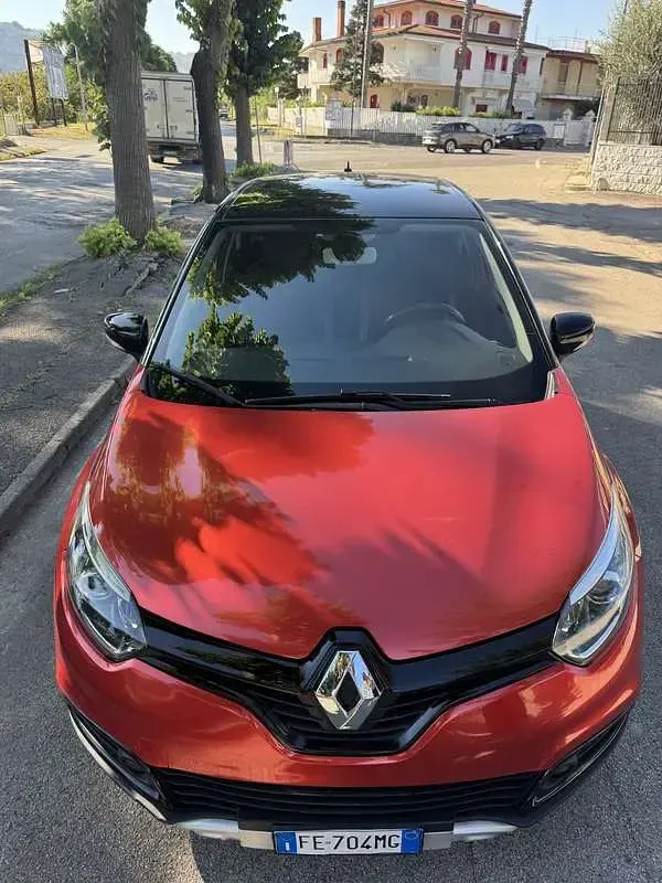 Usata Renault Captur Intens 90 CV (66 kW) 2016 Rosso SUV