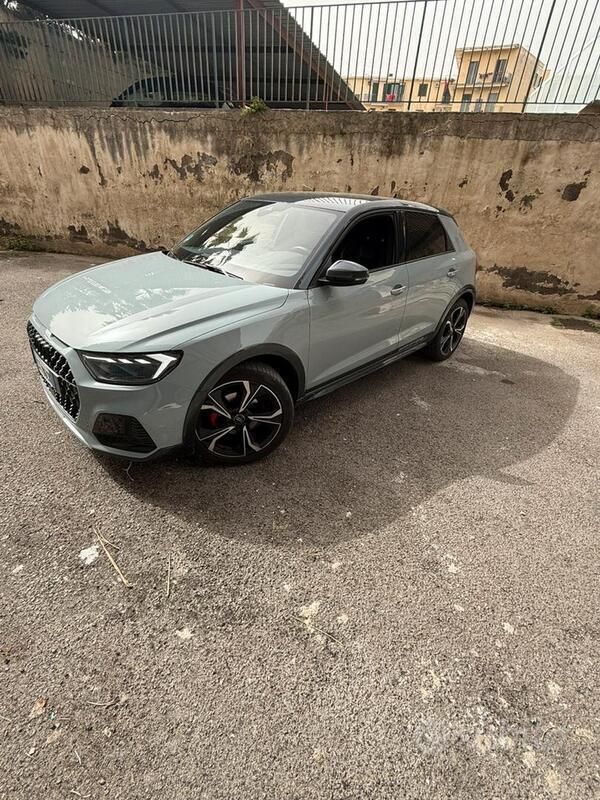 Grigio Usata 2020 Audi A1 Edition .1 Due volumi | 29.000 € (Molto cara) - Immagine 1/4