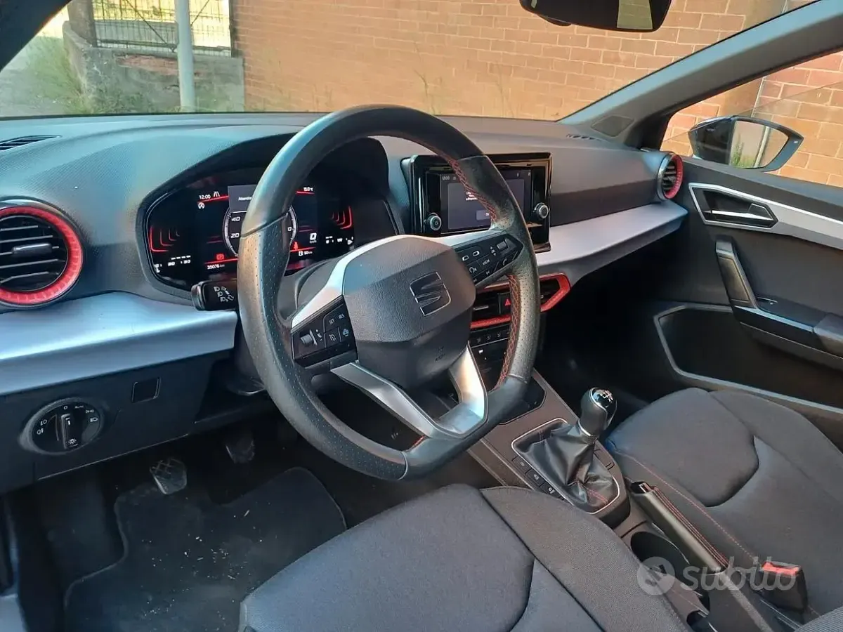 Usata Seat Ibiza FR 95 CV (69 kW) 2023 Nero Utilitaria