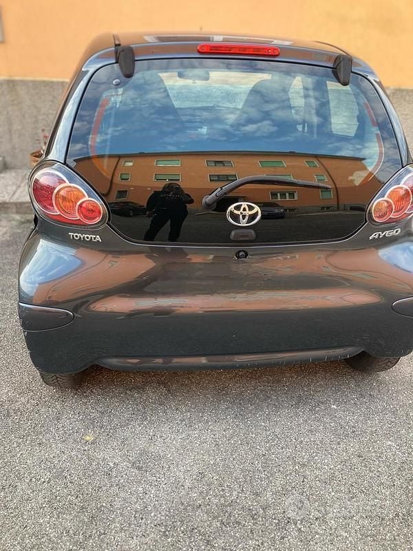 Brugt Toyota Aygo 68 HK (50 kW) 2013 Grå Hatchback