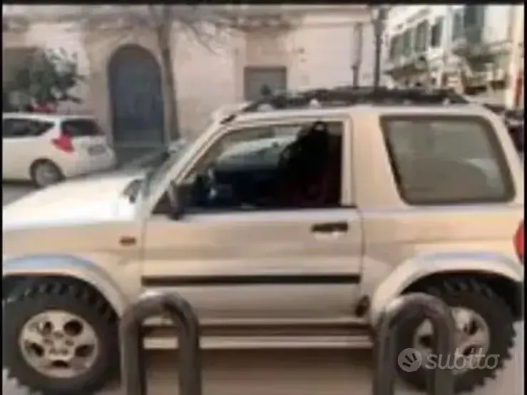 Usata Mitsubishi Pajero 120 CV (88 kW) 1999 Grigio SUV