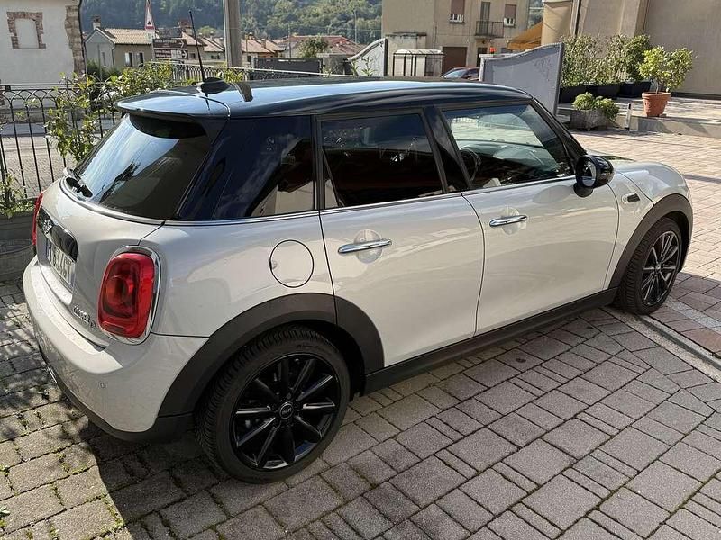 Usata Mini Cooper D Seven 116 CV (85 kW) 2017 Argento Utilitaria