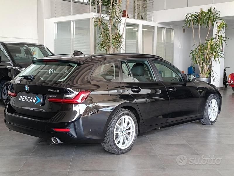 Usata BMW 320e Advantage 190 CV (139 kW) 2022 Nero Station wagon