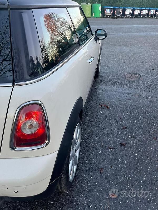Usata Mini Cooper 120 CV (88 kW) 2009 Bianco Utilitaria