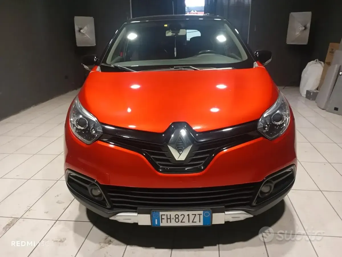 Usata Renault Captur Zen 90 CV (66 kW) 2017 Rosso SUV