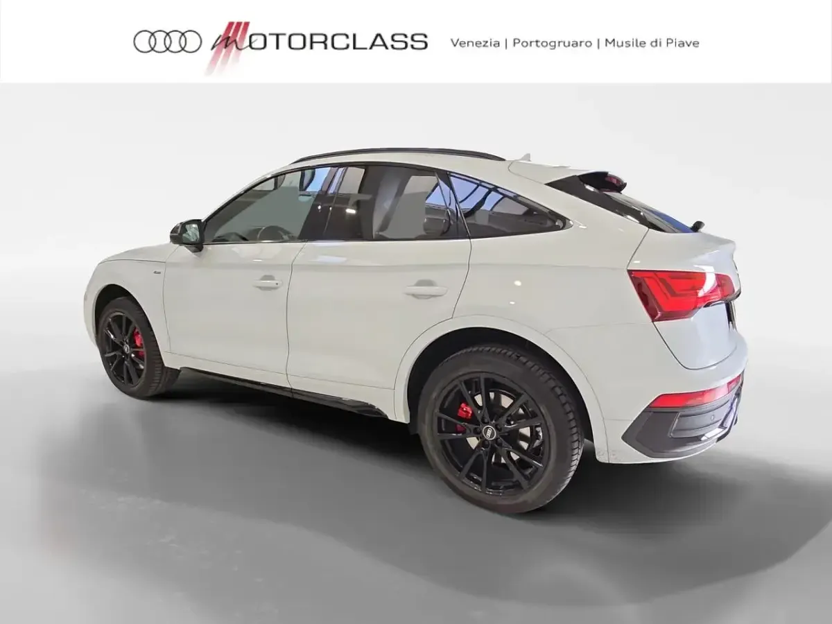 Usata Audi Q5 Sportback S-line plus 204 CV (150 kW) 2023 Bianco SUV