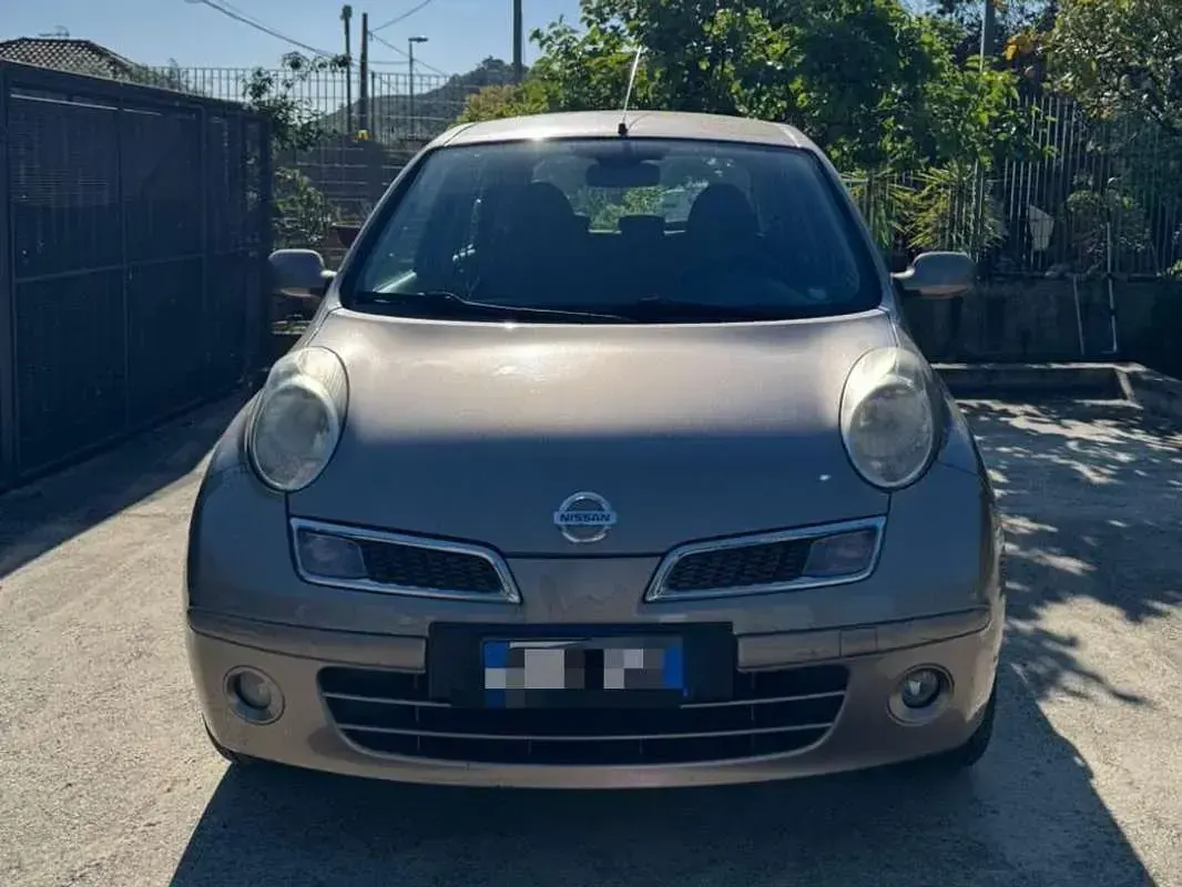 Usata Nissan Micra Acenta 86 CV (63 kW) 2008 Bronzo Berlina