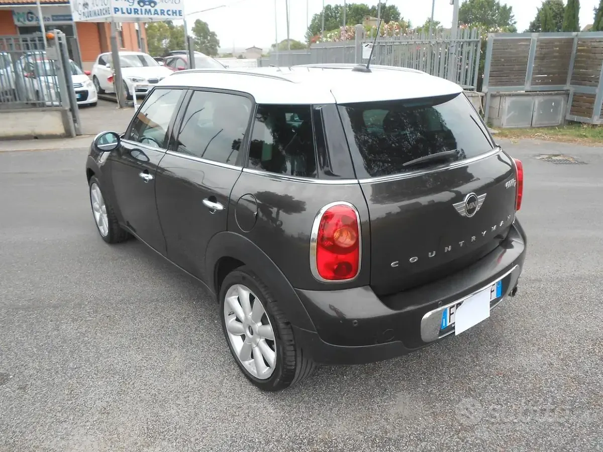 Usata Mini Cooper D Countryman 111 CV (81 kW) 2015 Marrone SUV