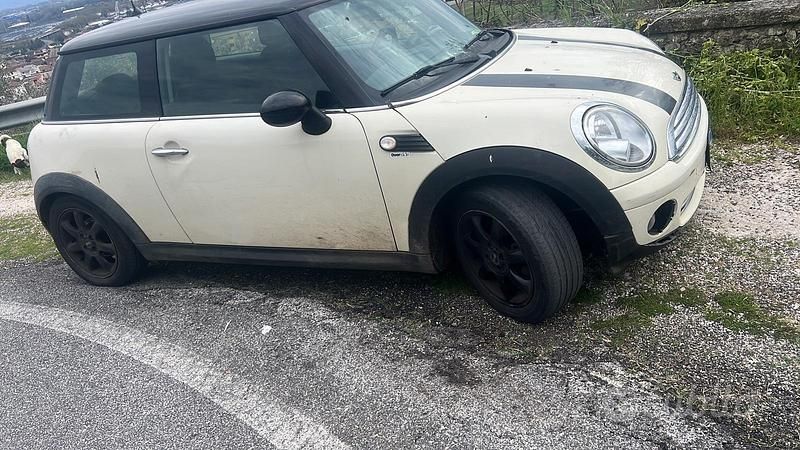 Usata Mini Cooper 120 CV (88 kW) 2007 Bianco Utilitaria
