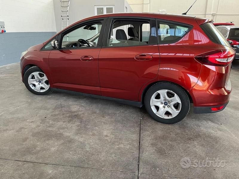 Usata Ford C-MAX Titanium 120 CV (88 kW) 2015 Rosso Monovolume