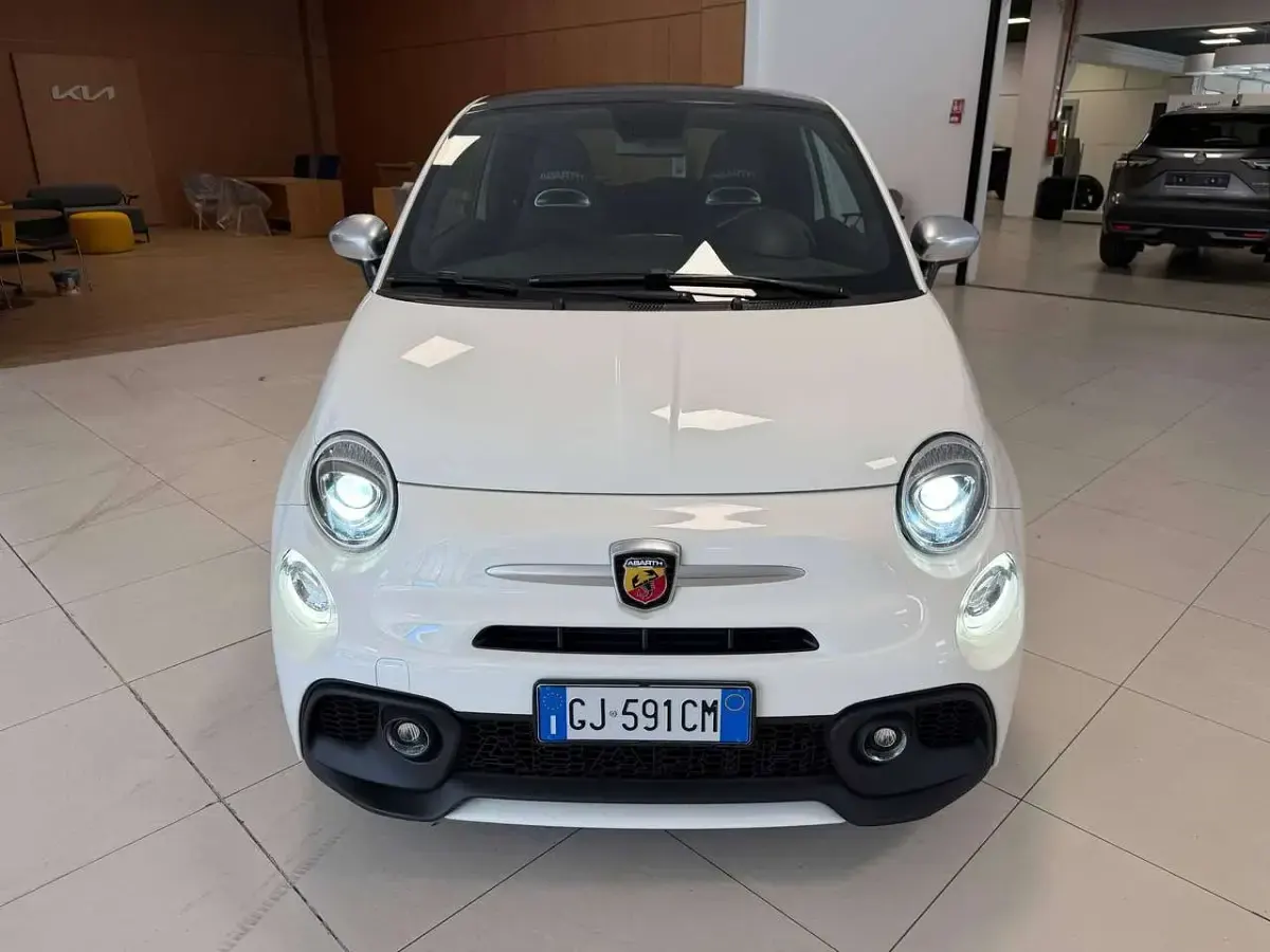 Usata Abarth 595 Turismo 165 CV (121 kW) 2022 Bianco gara Utilitaria