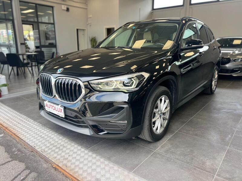 Grigio Usata 2021 BMW X1 xLine SUV | 21.900 € (Buon prezzo) - Immagine 1/4