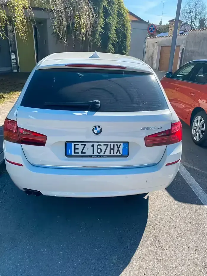 Usata BMW 520 Luxury Line 190 CV (139 kW) 2015 Bianco Station wagon