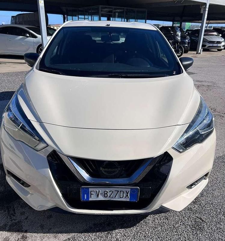 Usata Nissan Micra Acenta 90 CV (66 kW) 2019 Beige Utilitaria