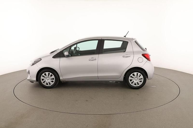 Usata Toyota Yaris Active 70 CV (51 kW) 2017 Argento Utilitaria