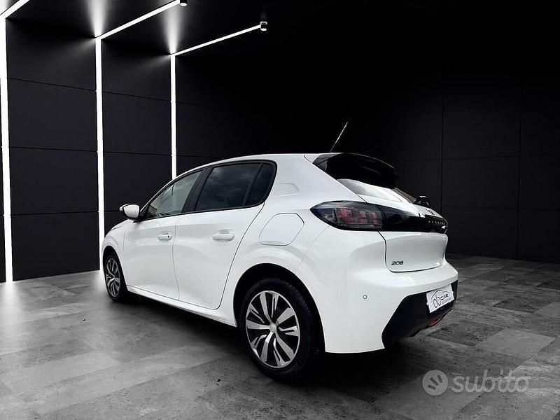 Usata Peugeot 208 Active 101 CV (74 kW) 2020 Bianco Utilitaria
