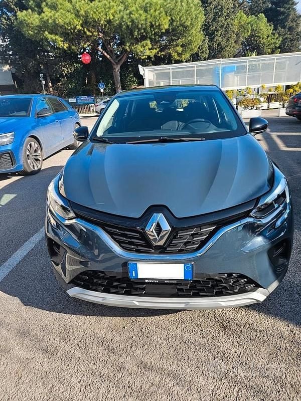 Usata Renault Captur Equilibre 101 CV (74 kW) 2023 Blu SUV