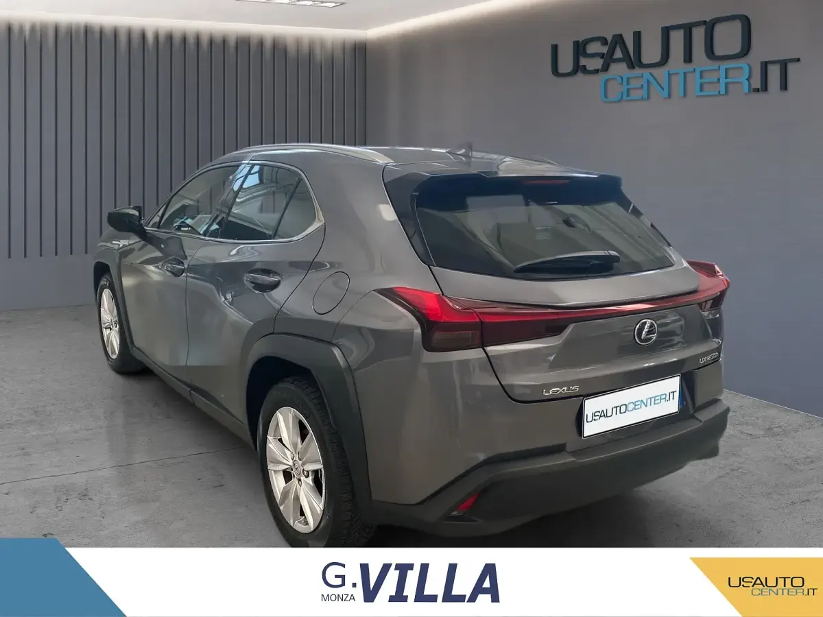 Usata Lexus UX 250h Business Edition 184 CV (135 kW) 2022 Grigio SUV