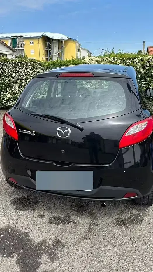 Usata Mazda 2 75 CV (55 kW) 2009 Nero Utilitaria