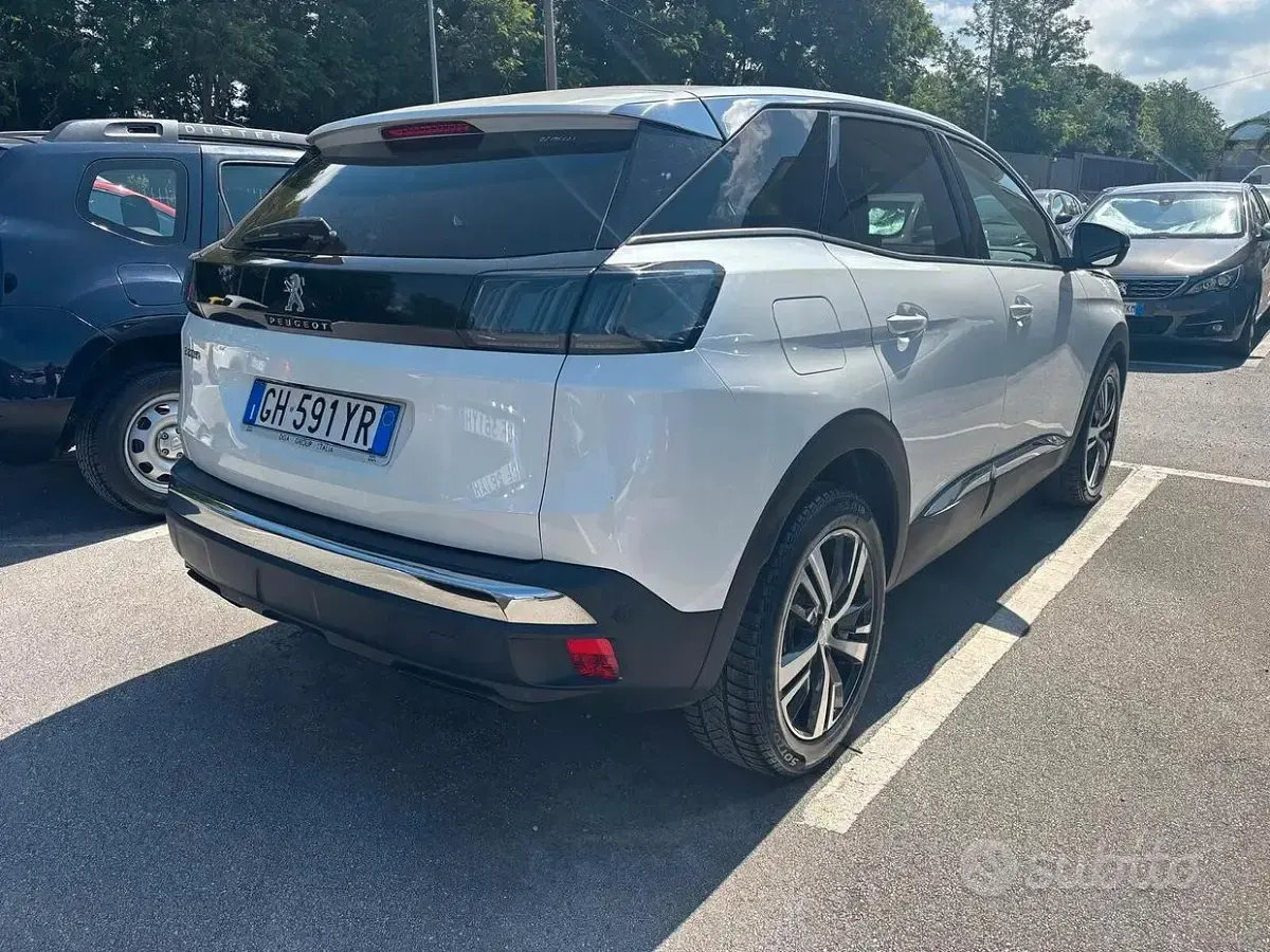 Usata Peugeot 3008 Allure 131 CV (96 kW) 2022 Bianco SUV