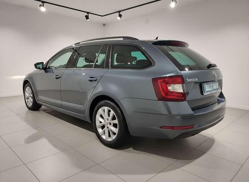 Usata Skoda Octavia G-TEC Executive 131 CV (96 kW) 2020 Grigio Station wagon