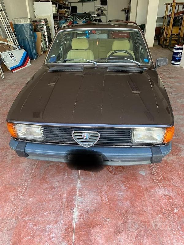 Usata Alfa Romeo Giulietta 109 CV (80 kW) 1980 Utilitaria