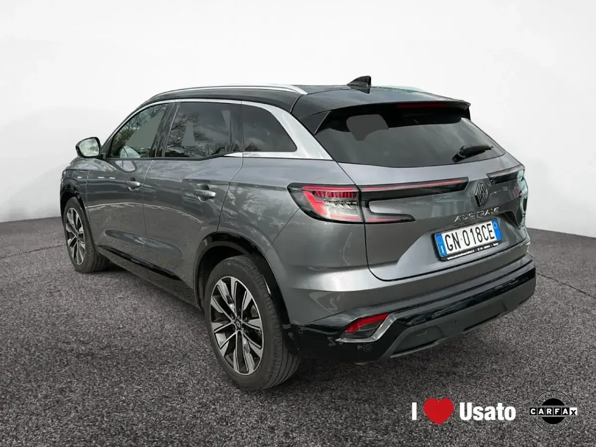 Usata Renault Clio Techno 200 CV (147 kW) 2023 Grigio Utilitaria