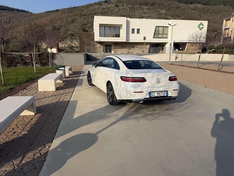 Usata Mercedes E220 Premium Plus 194 CV (142 kW) 2020 Coupé