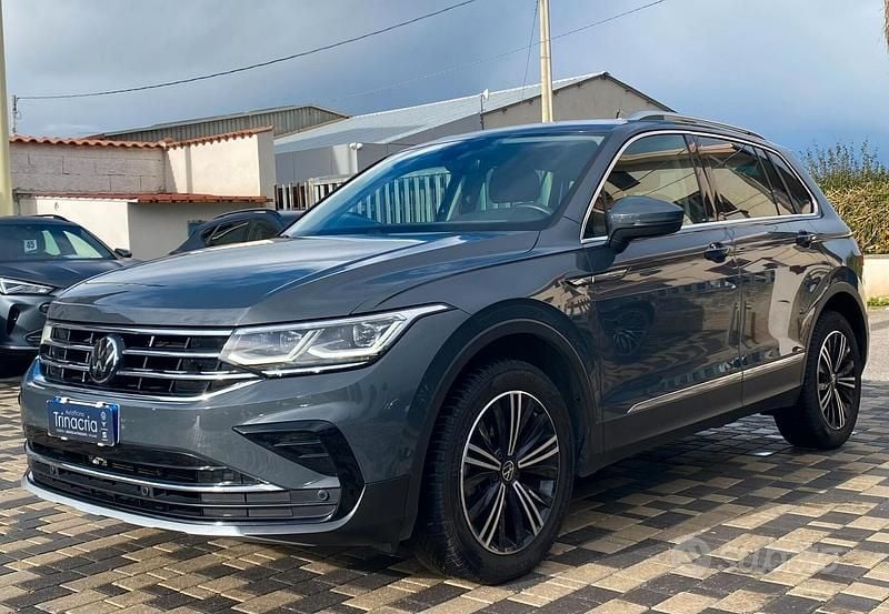 Grigio Usata 2023 VW Tiguan Elegance SUV | 27.900 € (Buon prezzo) - Immagine 1/4