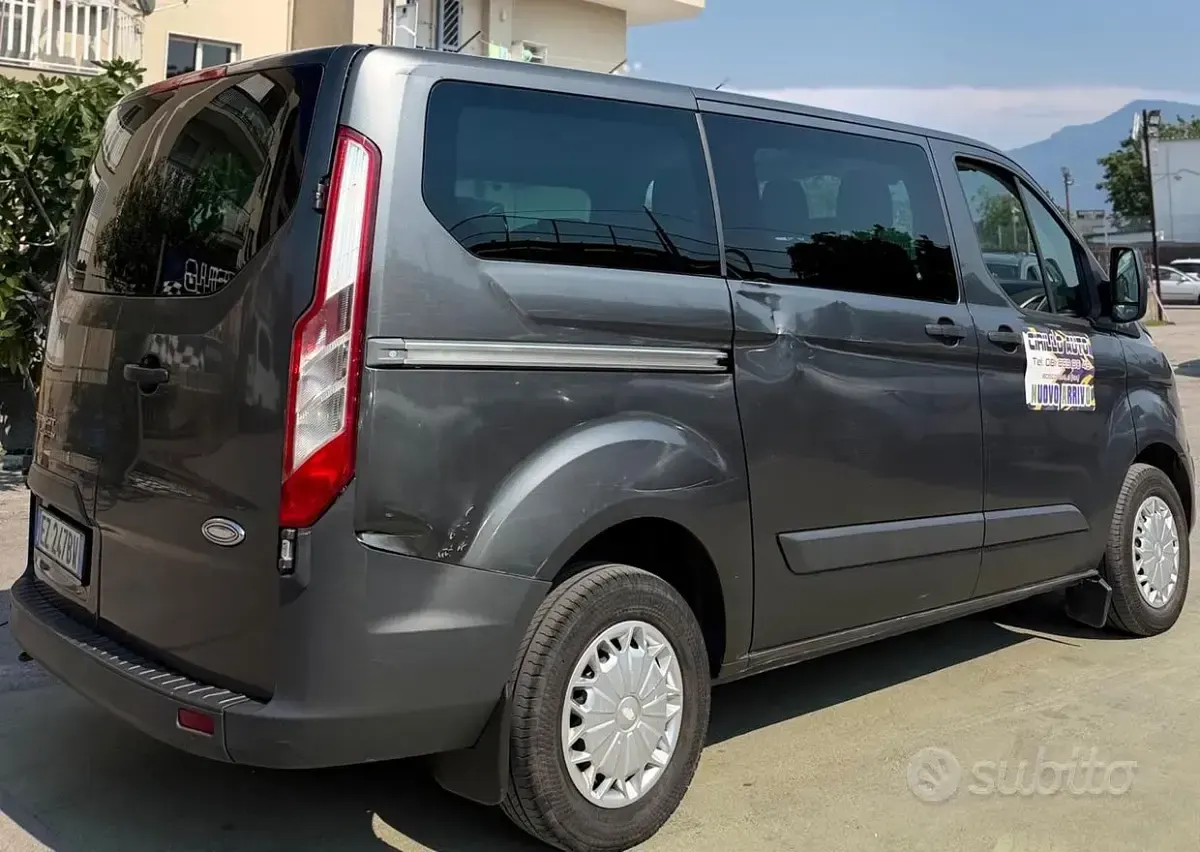 Usata Ford Transit Custom 125 CV (91 kW) 2015 Grigio Berlina