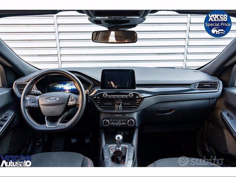Usata Ford Kuga ST-Line 150 CV (110 kW) 2022 Grigio magnetic SUV