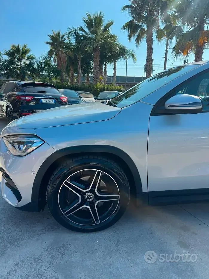 Usata Mercedes GLA200 Executive 150 CV (110 kW) 2022 Grigio SUV