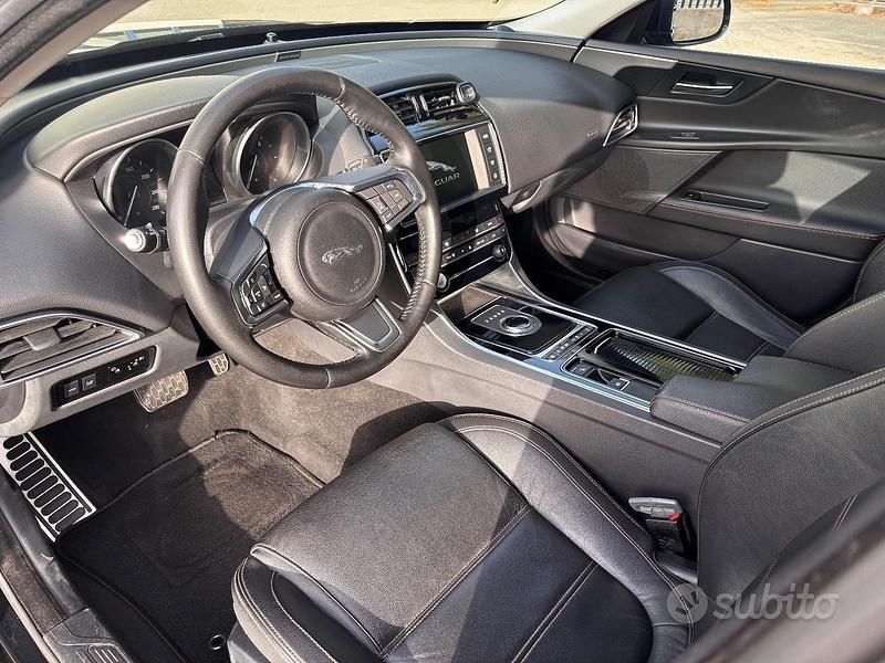 Usata Jaguar XE Portfolio 180 CV (132 kW) 2018 Berlina