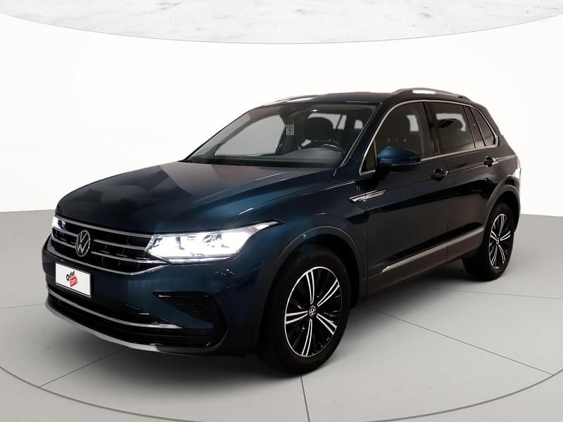 Usata VW Tiguan Elegance 150 CV (110 kW) 2023 Nightshade blue metallizzato SUV